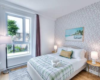 Beautiful & New! Renovated for your Style Comfort - Montreal - Bedroom