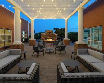 Hilton Garden Inn Buffalo Airport - Cheektowaga - Patio