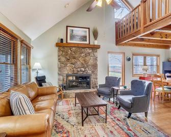 Cozy Mountain Chalet. Best of Canaan welcomes Relax Ronnie! - Davis - Sala de estar