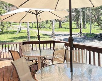Relax & Explore in the San Juans - Cimarron - Patio