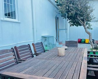 BIM แบ็คแพ็คเกอร์ส อินน์ มุยเซนเบิร์ก - Muizenberg - ลาน