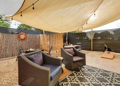 Cozy Oklahoma Cabin with Fire Pit, Bar and Gas Grill! - Thackerville - Patio