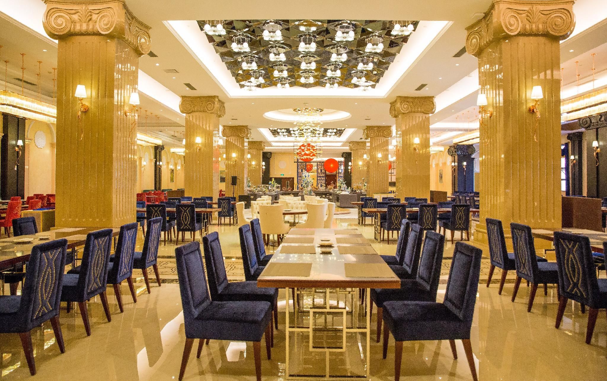 Happy Castle International Hotel - קונמינג - מסעדה