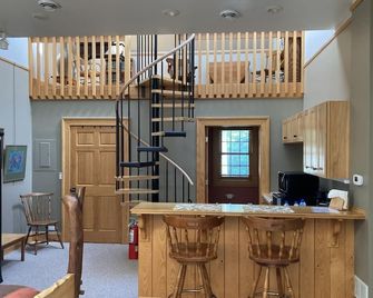 Abe's Spring Street Guest House - Galena - Σκάλες