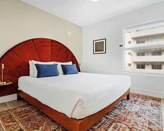 Roami at The Carmela - Miami Beach