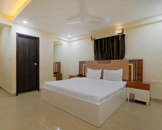 Fabhotel Imperial Regency - Indore - Bedroom