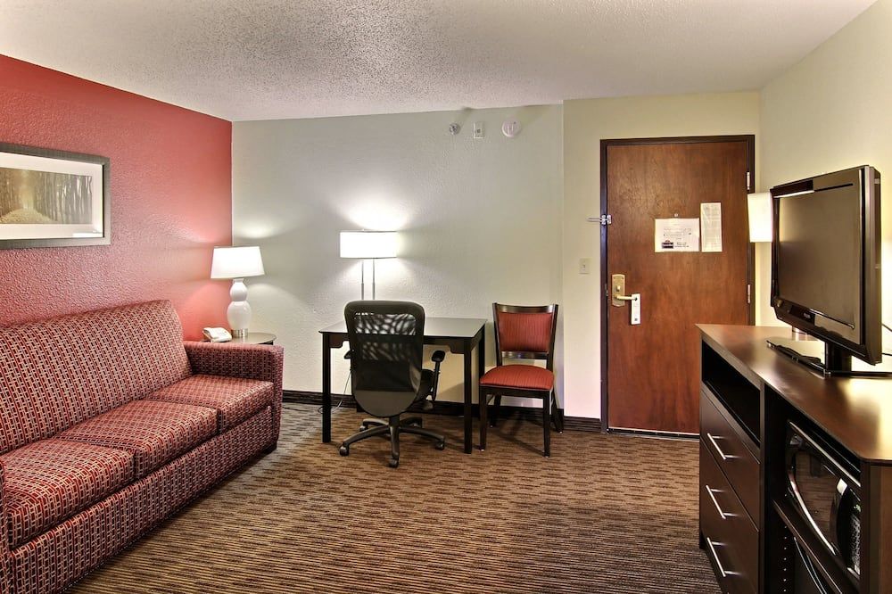 Blossom Hotel & Suites Traverse City
