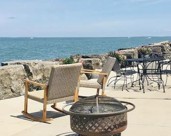 \'Beachcomber\'- A Gem On Lake Erie 120 Feet Of Private Frontage And Beach - Oak Harbor - Balcony
