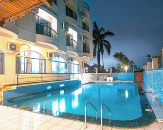 Treebo Reveniir Resort - Lonavala - Piscina
