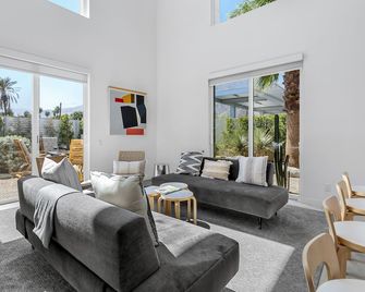 House of Light by Acme House Company - 棕櫚泉 - 客廳