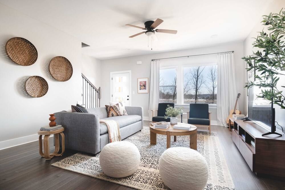 Chesney by Avantstay Contemporary East Nashville Home w/ Southern Flare - Nashville - Living room
