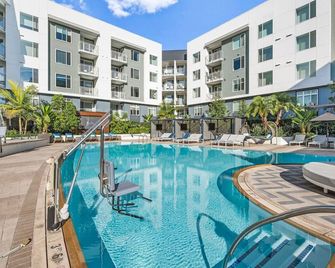 Sunset Penthouse: Pool, Spa, Gym, Games, & Parking - סן דייגו - בריכה