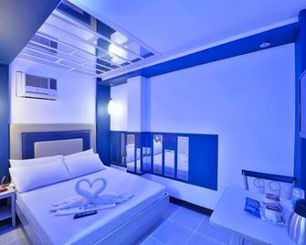 Hotel 99 Quiapo - Manila - Bedroom