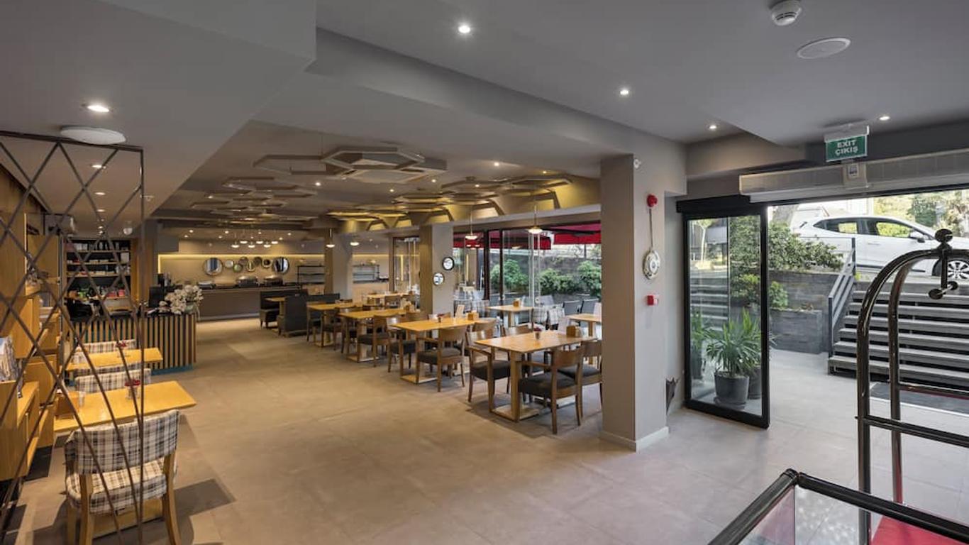 Upsuites Hotel