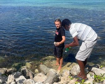 Inez Roots Backpackers Hostel - Bahía Montego