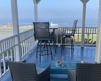 Rarely Available Ocean Facing Walkable to Good Harbor Beach - Gloucester - Balcony