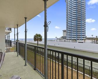 Relax & Chill Beachside Condo - Daytona Beach Shores - Balcony