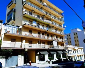 Boite d'Esprit b&b de luxe - Rossano - Building