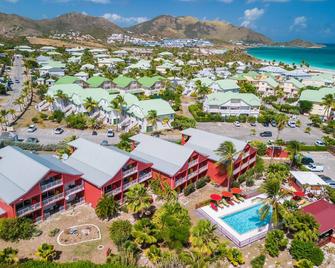 بالم كورت آت أورينت بيتش - Baie-Orientale - مبنى