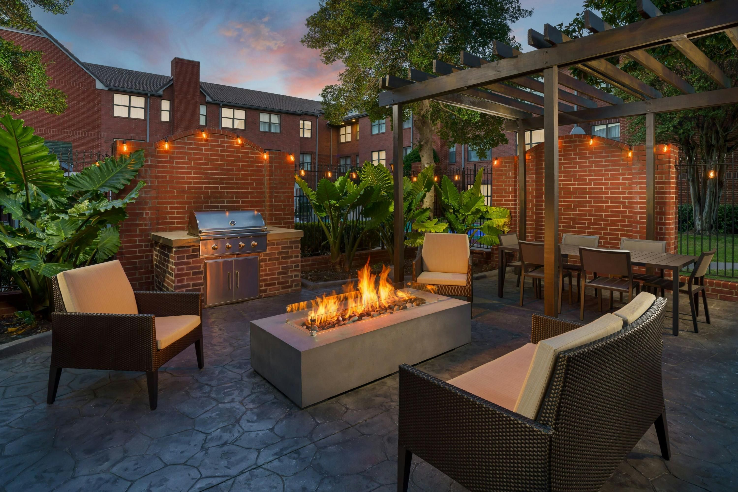 Residence Inn by Marriott Dallas Addison/Quorum Drive - דאלאס - פטיו