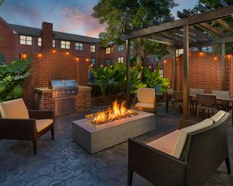 Residence Inn by Marriott Dallas Addison/Quorum Drive - דאלאס - פטיו