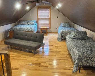 Tranquil Cabin on Barren River Lake - Glasgow - Bedroom