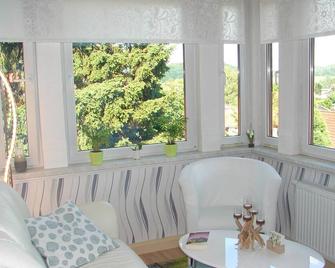 FeWo Veronika - panoramic view included - Friedrichroda - Wohnzimmer