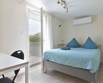 La Petite Maison Blanzy - Blanzy - Chambre