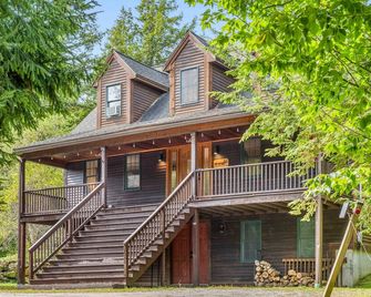 The Getaway 4 Bedroom Home - Pittsfield - Edificio