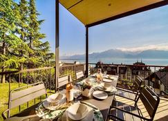 Villa Rose in the center of Montreux by GuestLee - Montreux - Balkong