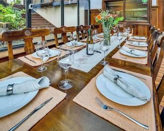 Luxury King Room. Steps to Napa Valley Wineries, Spas & Fine Dining! - Calistoga