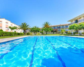 1CB - E4 Renovated apartment with communal swimming-pool and garden close to the beach - Calella de Palafrugell - Pool
