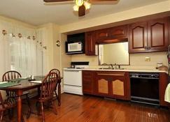 Second Street Suite - Clearfield - Keuken