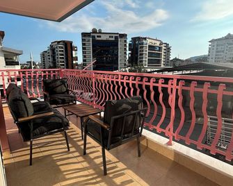 Hostel A07 - Alanya - Balcón