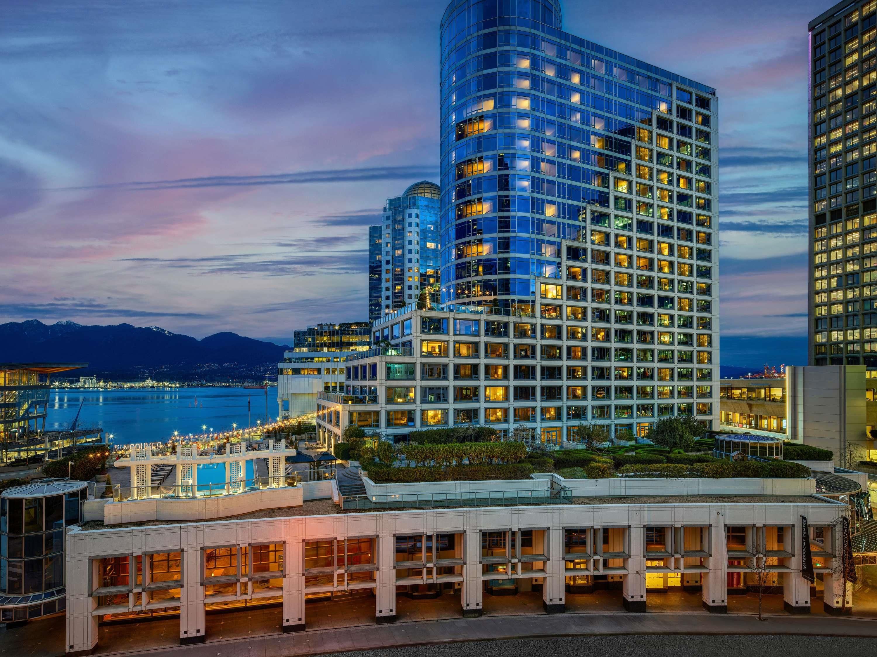 Fairmont Waterfront - ונקובר - בניין