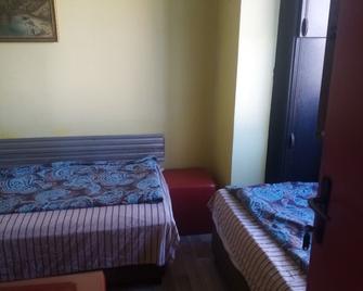 pink Hostel Mimi - Ohrid - Schlafzimmer