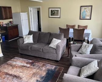 Colonial Charm Inn Bed & Breakfast - Charlottetown - Sala de estar