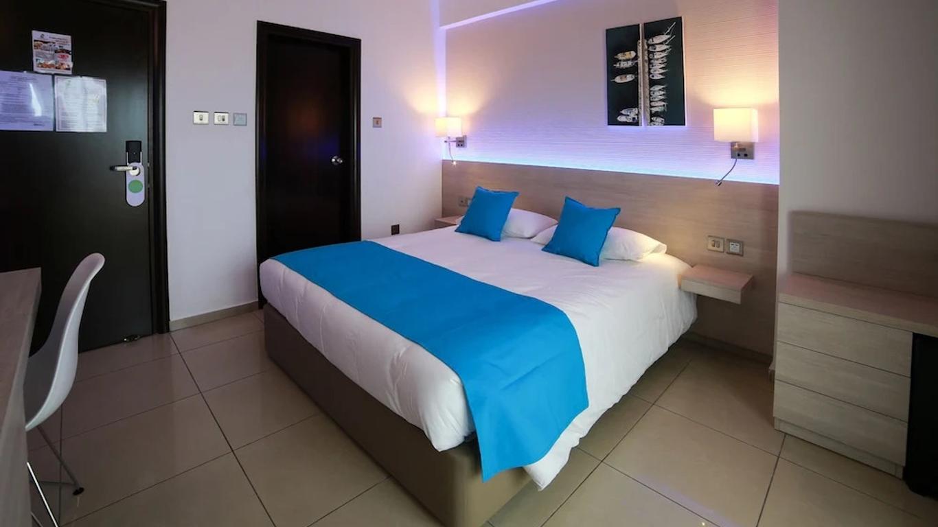 Les Palmiers Luxury Suites