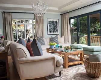 53A Luxury Bed & Breakfast - גאבורון - סלון