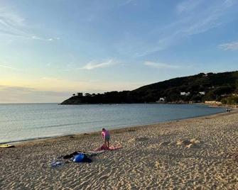 Casa Baba - Two Bedroom Apartment, Sleeps 6 - Marina di Campo - Playa