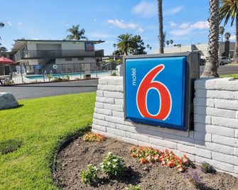 Motel 6 Ventura Beach - Вентура - Вигляд зовні