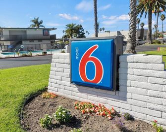 Motel 6 Ventura Beach - Ventura - Näkymät ulkona