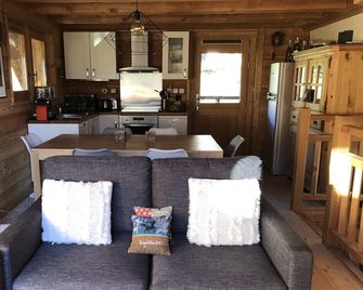 Apartment In Prestige Wooden Chalet At Monetier Les Bains - Le Monêtier-les-Bains - Wohnzimmer