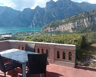 Garden Belvedere B&B - Nago–Torbole - Balcón