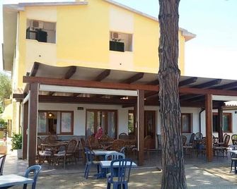 Hotel Santa Caterina - Campo nell'Elba - Pátio