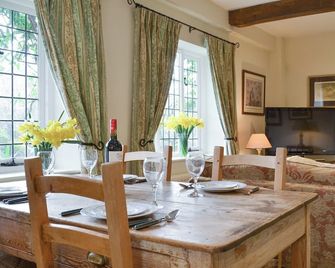 2 bedroom accommodation in Harrogate - Harrogate - Dining room