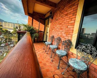 Hotel Castilla Real - เปไรรา - ระเบียง