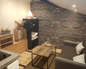 A little cocoon under the roof - La Ciotat - Pokój dzienny