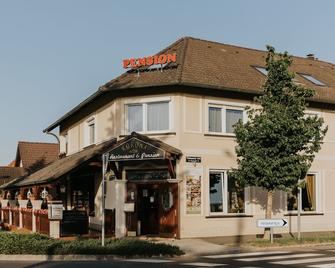 Korona Pension and Restaurant - הביץ - בניין