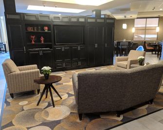 홀리데이 인 샴페인 바이 IHG - 섐페인 - 건물